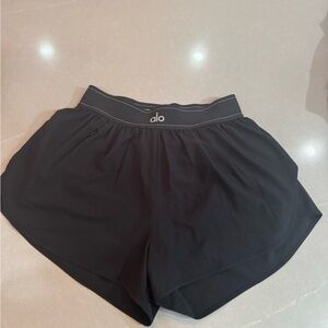 women’s alo match point shorts black sz S